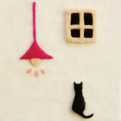 小学館「美的」夜の黒猫とランプと窓の羊毛フェルトイラスト