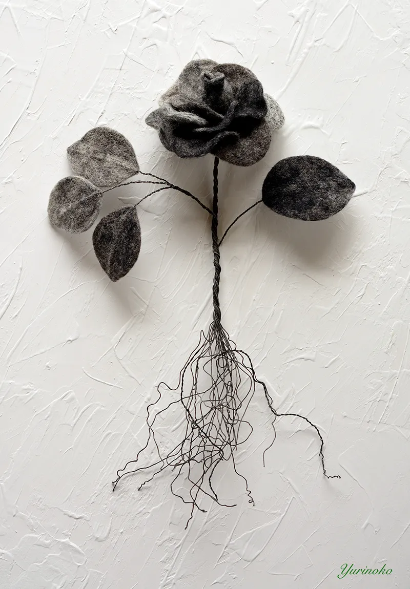 黒いバラの羊毛フェルトの立体イラスト